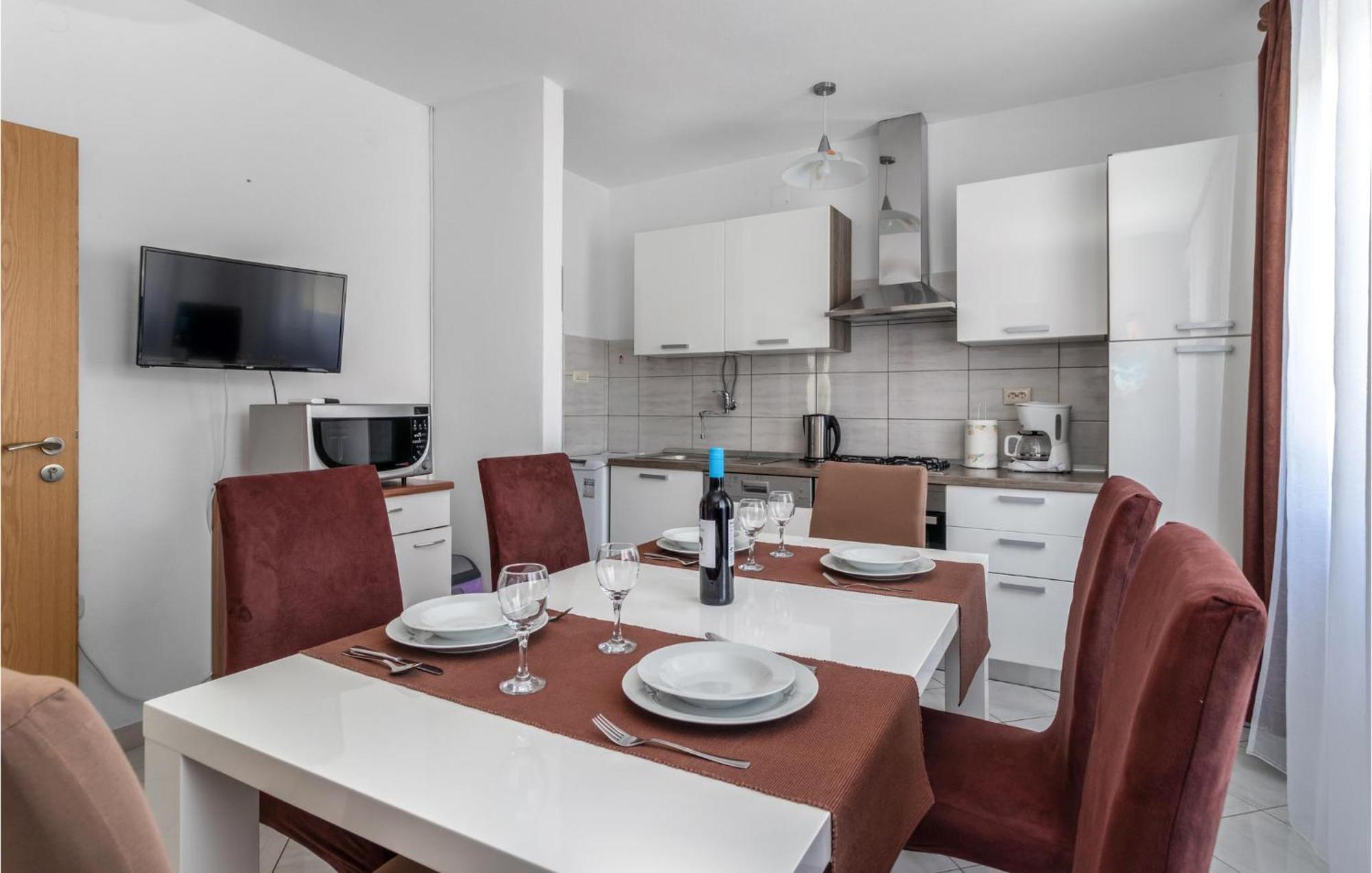 Nice Apartment In Jadranovo With Wifi Eksteriør bilde
